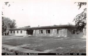 D53/ Clintonville Wisconsin Wi RPPC Real Photo Postcard c40s Veterans Memorial