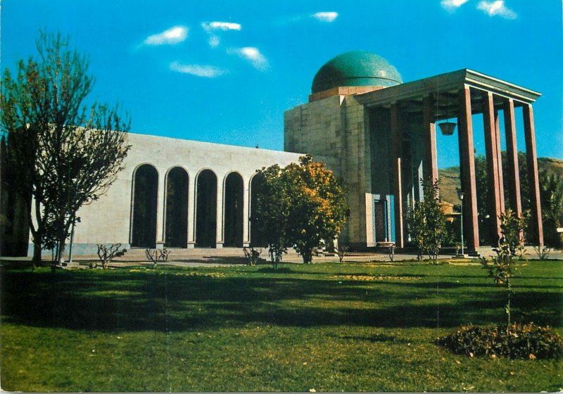 Iran Postcard Shiraz great iranian poet Saadi tomb