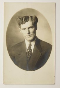 RPPC Minnesota Man OH MY THAT HAIR Kregel Photo Parlor Real Photo Postcard G13
