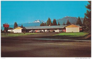 Defoe's Motel , REVELSTOKE , B.C. , Canada , 40-60s