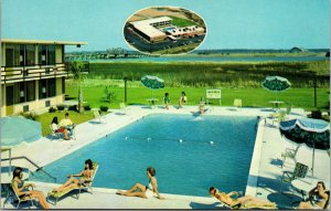 Georgetown South Carolina SC Postcard Holiday Inn Hotel Poolside Vintage