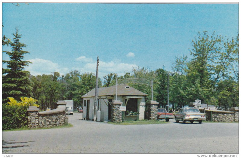 Entrance to Innisfil Park, Classic Car, LAKE SIMCOE, Ontario, Canada, 40-60's