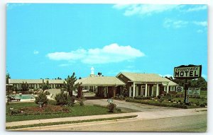 1950s PERRY GA CROSSROADS MOTEL I75 US 41 HARRY GRIGGS GEORGIA POSTCARD P2305