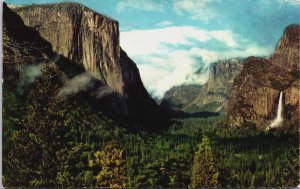 Yosemite National Park California Chrome Postcard C086