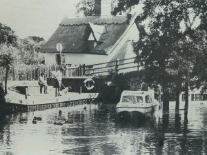 Stour Trusty Pleasure Boat at Flatford Essex 1986 Vintage Postcard River Stour