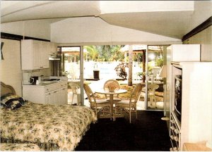 North Port, FL Florida  WARM MINERAL SPRINGS MOTEL  Room & Pool  4X6 Postcard