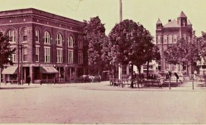 Postcard  Early View of Center Square in Hanover, PA.  T9.