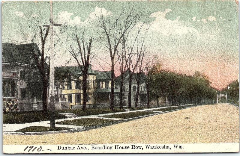 Postcard WI Waukesha Dunbar Ave. Boarding House Row 1910 AN18