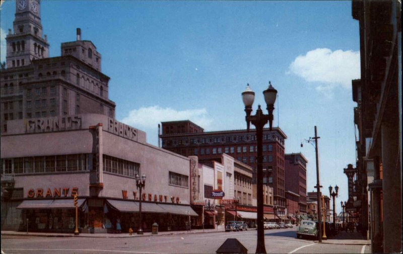 Davenport Illinois IL Classic 1950s Street Scene Vintage Postcard