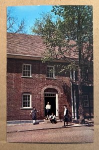 UNUSED POSTCARD -  SINGLE BROTHERS HOUSE, OLD SALEM, WINSTON-SALEM, N.C.