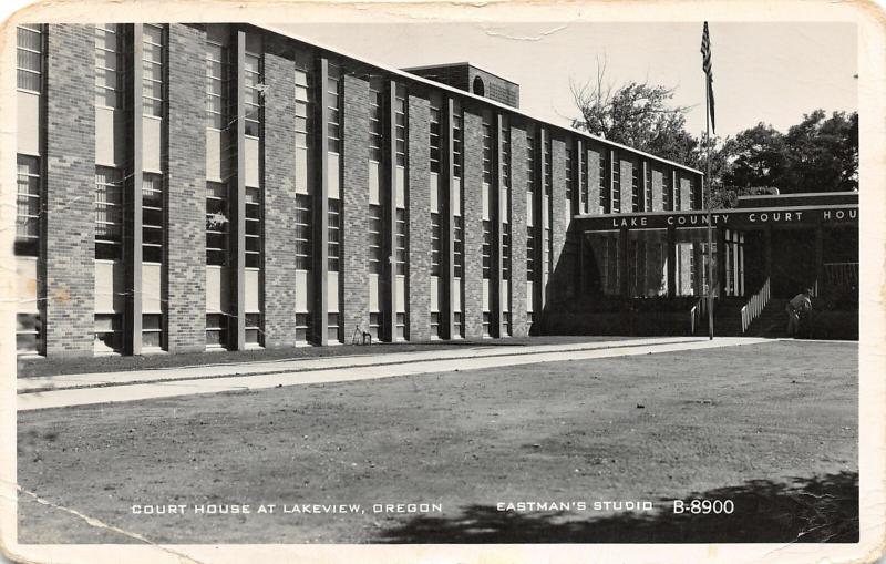 F25/ Lakeview Oregon RPPC Postcard c1950s Court House Building