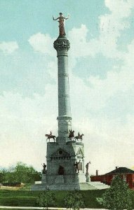 Postcard  Early View of Soldiers Monument in Des Moines, IA.     S8