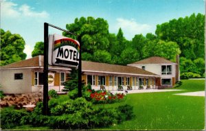 Rainbow Motel Near Lake Charlevoix East Jordan MI Vintage Postcard Q58