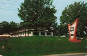 c.1950's Town Lodge Motel Knoxville, Tenn. Postcard 2T5-396