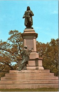 Postcard RI Providence - Roger Williams Statue and the Muse of History