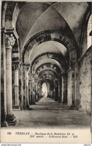 CPA VEZELAY Basilique de la Madeleine - Collateral Droit (1197435)