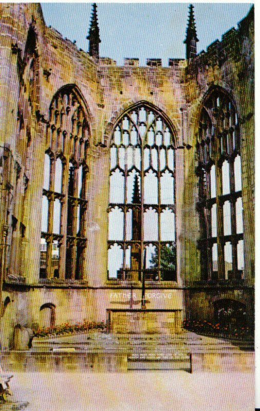 Warwickshire Postcard - Coventry Cathedral - The Altar, Charred Cross Ref TZ4468