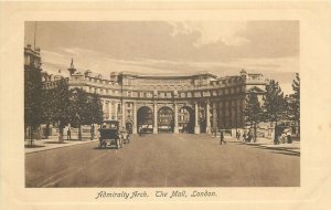 England London The Mall and Admiralty Arch classic car Postcard