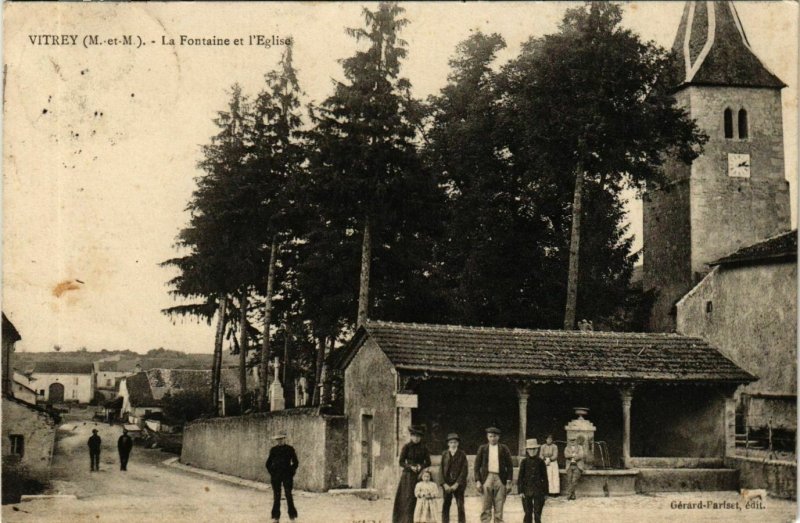 CPA AK VITREY La Fontaine et Eglise (864785)