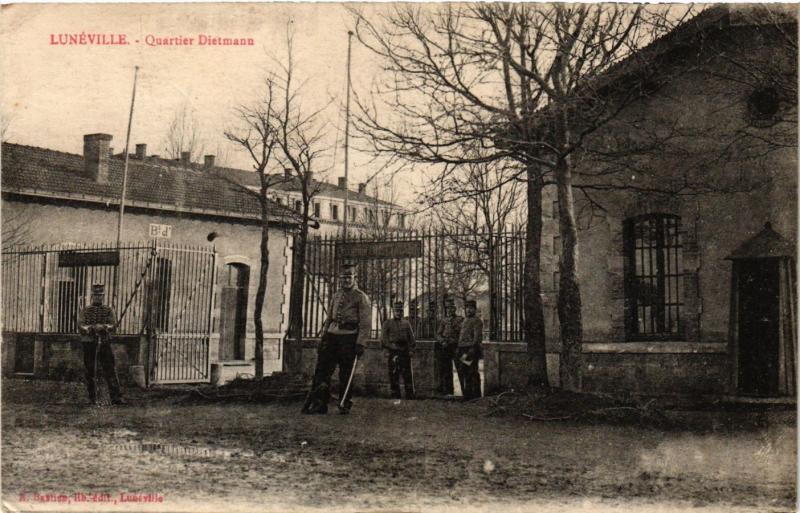 CPA MILITAIRE Lunéville-Quartier Dietmann (316851)