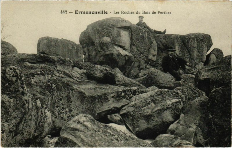 CPA Ermenonville- Les rochers du Bois de Perthes FRANCE (1020467)