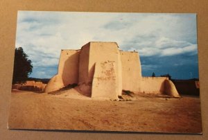 VINTAGE POSTCARD UNUSED  REAR VIEW OF RANCHES DE TAOS CHURCH, TAOS, NEW MEXICO