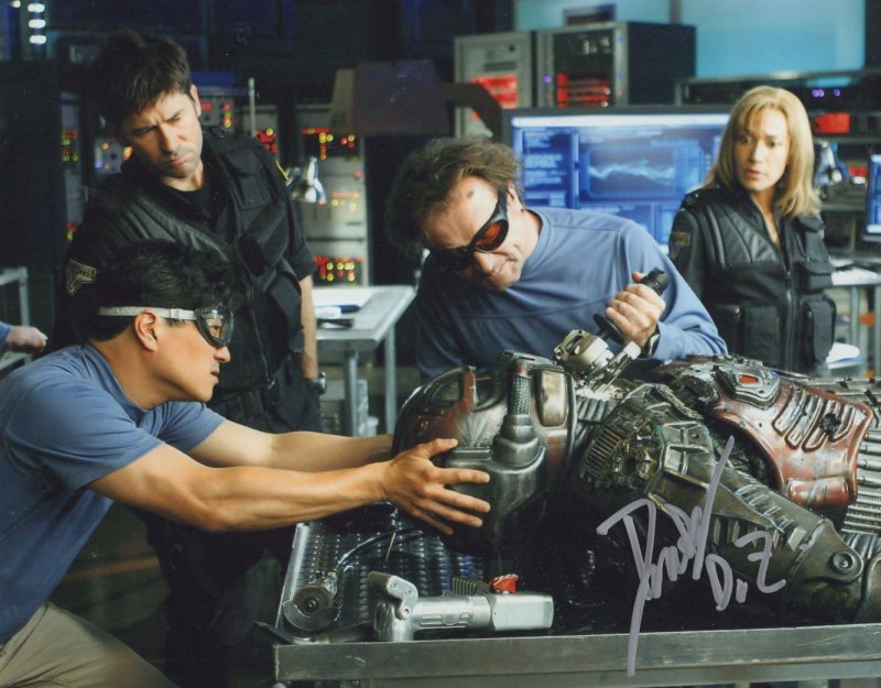 David Nykl Stargate Atlantis DC Comic Arrow 10x8 Hand Signed Photo