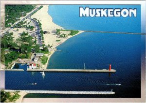 Muskegon, MI Michigan PERE MARQUETTE PARK Pier & Light House AERIAL 4X6 Postcard