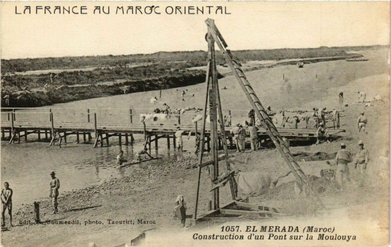 CPA AK MAROC EL MERADA - Construction d'unPont sur la MOULOUYA (219559)