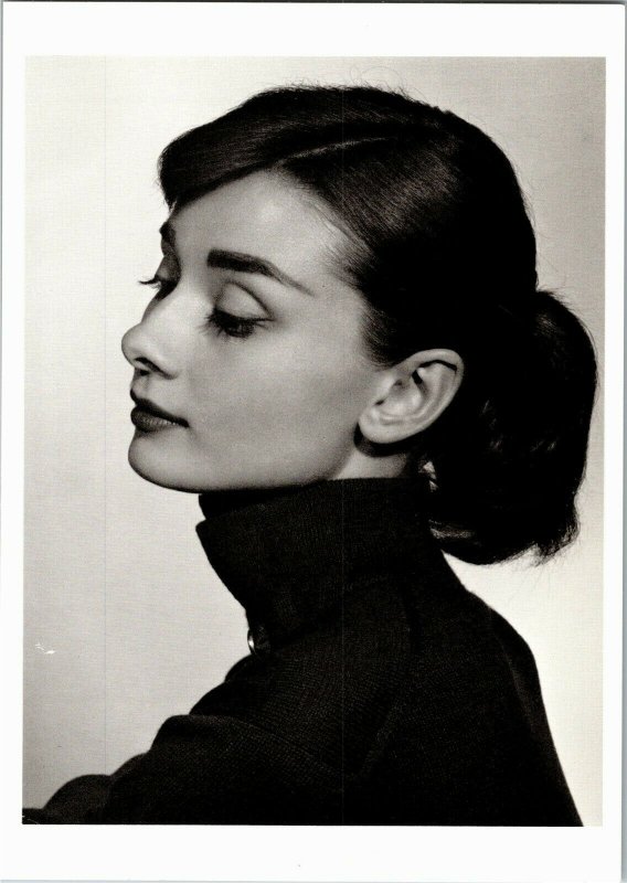 Portrait of Audrey Hepburn by Yousuf Karsh Postcard E46 