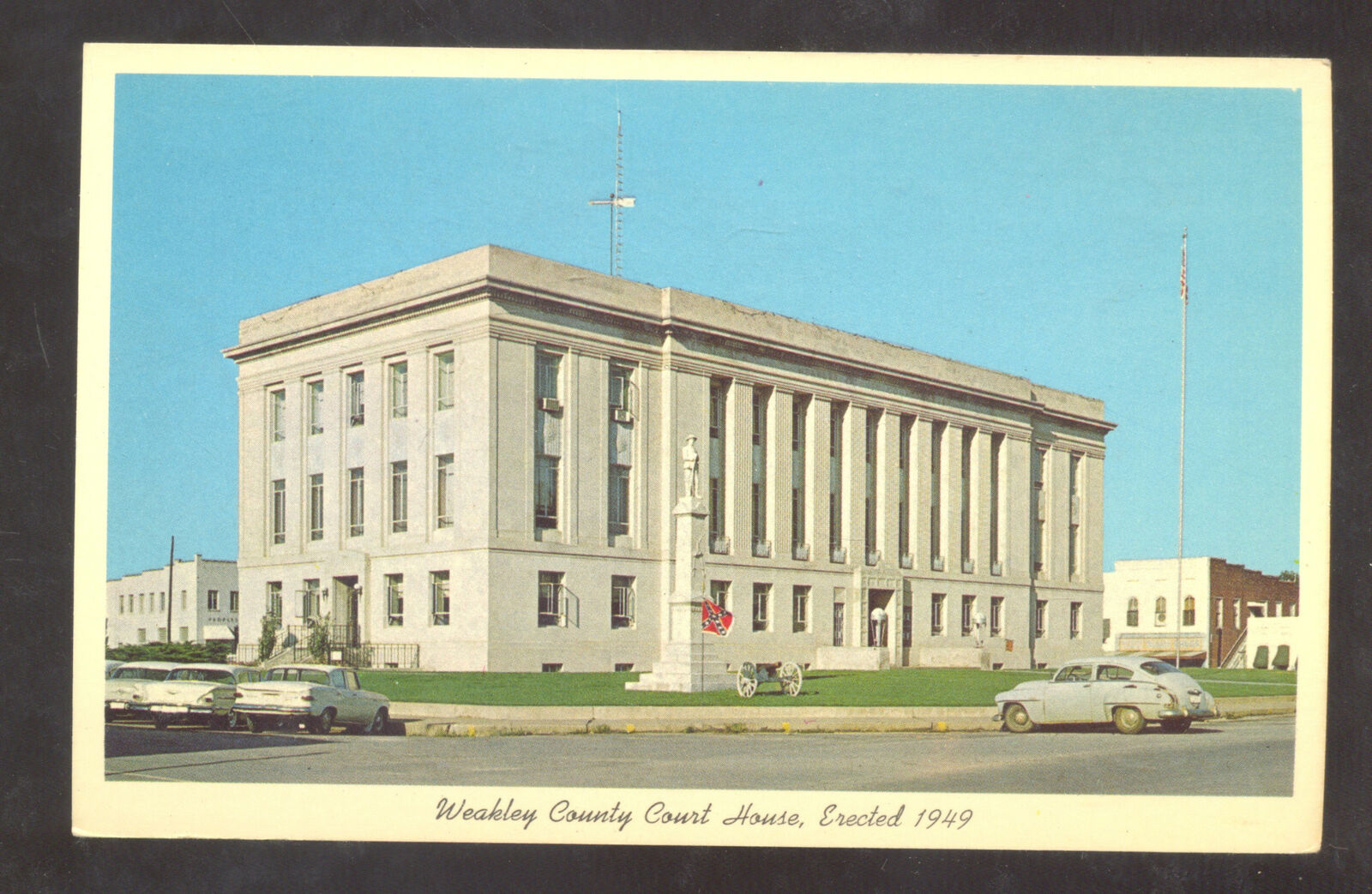 Dresden Tennessee Weakley County Court House OLD Cars Postcard 1958