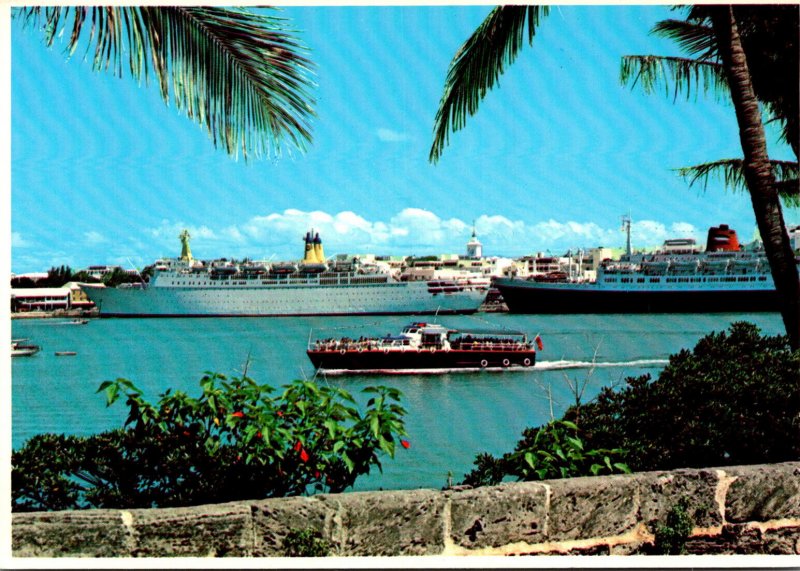 Bermuda Cruise Ships In Hamilton Harbour