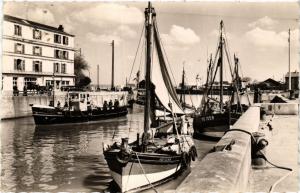 CPA HONFLEUR Calvados-L'Avant-Port et les bateaux (422252) 