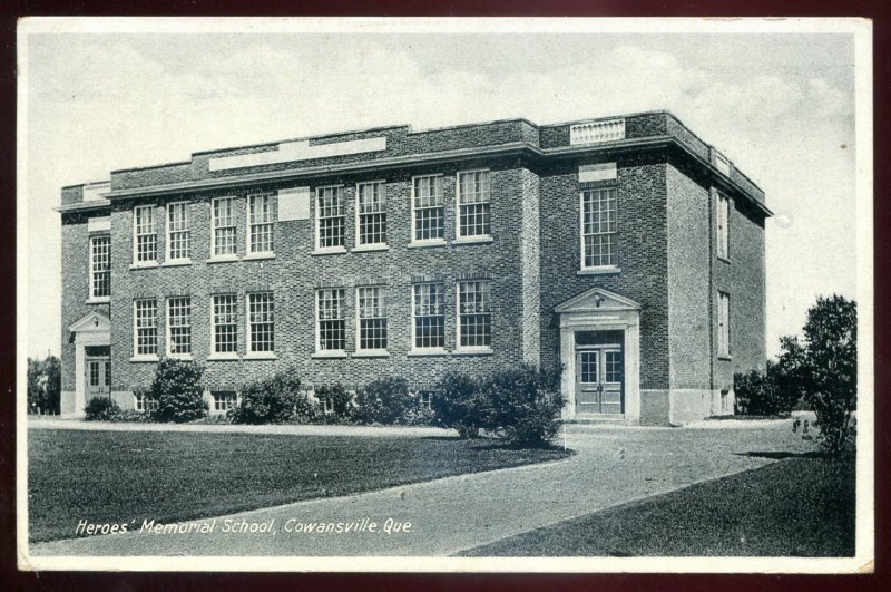 dc379 - COWANSVILLE Quebec Postcard 1941 Heroes Memorial School