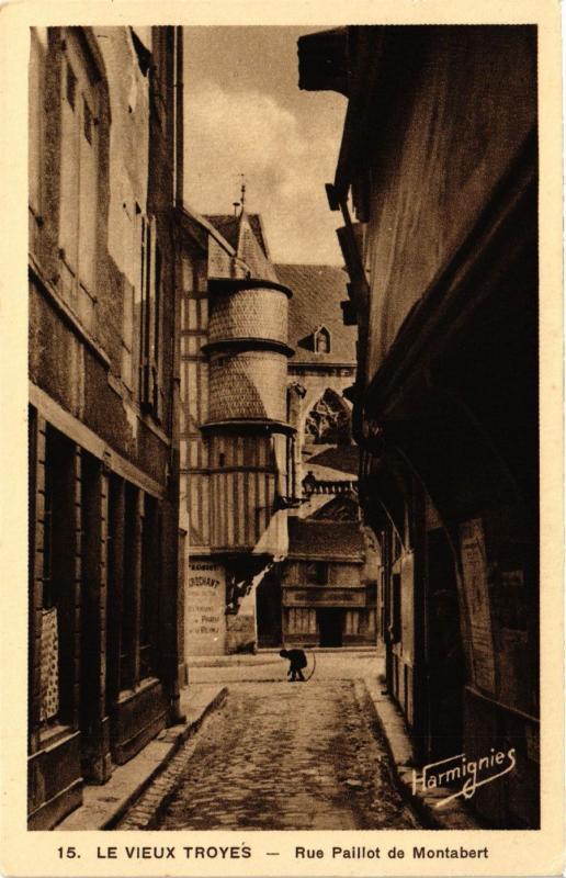 CPA Le Vieux TROYES - Rue Paillot de Montabert (350912)