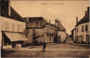 CPA SAULIEU - Place des Terreaux (115890)