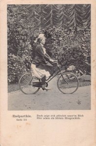 RADPARTIE-BICYCLE PARTY-WOMAN RIDING-MISHAP IN VIEW~1900s PHOTO  POSTCARD