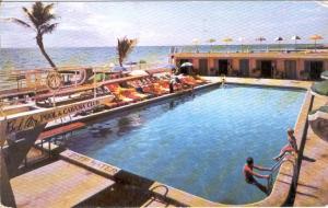 FL   MIAMI BEACH   BELAIRE HOTEL SWIMMING POOL postcard