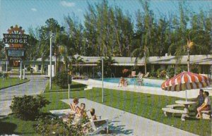 Florida Saint Petersburg Rainbow Lodge With Pool