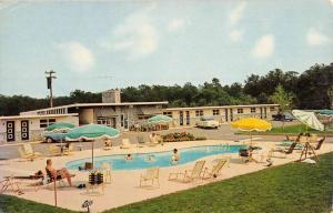 Eatontown New Jersey Sands Motel Pool View Vintage Postcard K59240