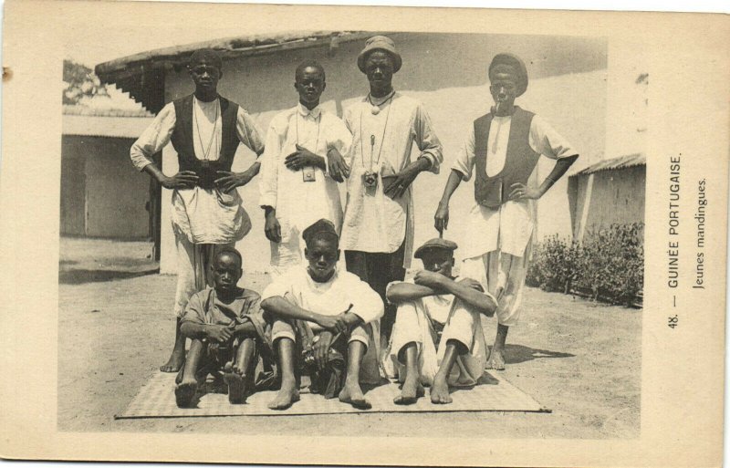 PC GUINÃE PORTUGAISE, JEUNES MANDINGUES, Vintage Postcard (b38684)