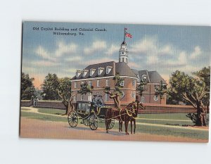 Postcard Old Capitol Building and Colonial Coach, Williamsburg, Virginia, USA