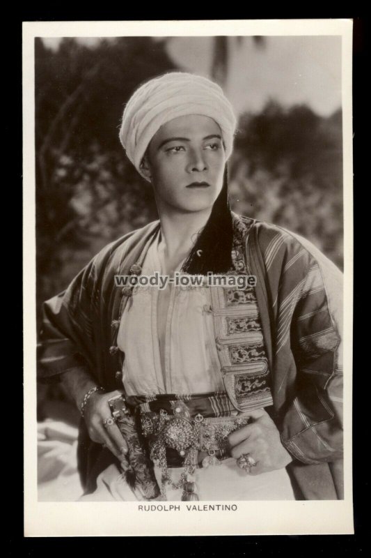 b1617 - Film Actor - Rudolph Valentino - Picturegoer No.271a - postcard