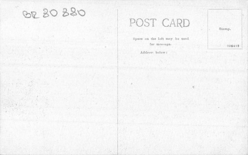 BR80880 queen victoria statue  windsor castle   uk