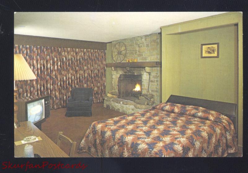 NASHVILLE INDIANA BROWN COUNTY RAMADA INN MOTEL INTERIOR VINTAGE POSTCARD