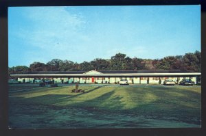 Barre/Montpelier, Vermont/VT Postcard, The Vermonter Motel, Old Cars