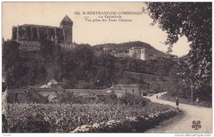 La Cathedrale, Vue prise des Trois Chemins, St. BERTRAND-DE-COMMINGES, Haute ...