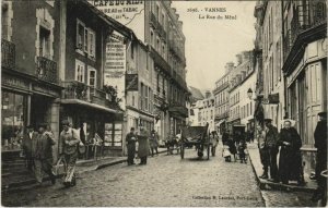 CPA VANNES-La Rue du Mene (27621)