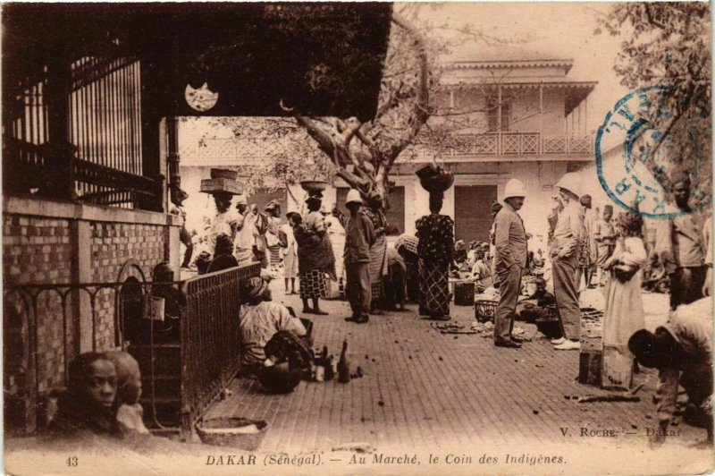 CPA AK Dakar - Au Marché - Le Coin des Indigenes SENEGAL (778531)