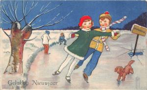 BG14671 children skating and a dog  new year gelukkig nieuwjaar netherlands